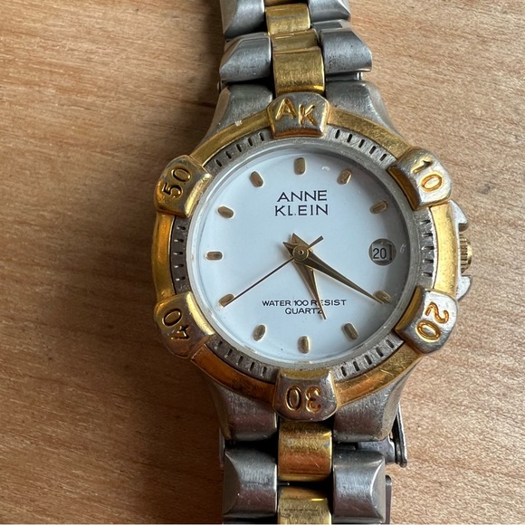 Anne Klein ladies two-tone round sporty watch NEW BATTERY - Picture 1 of 6